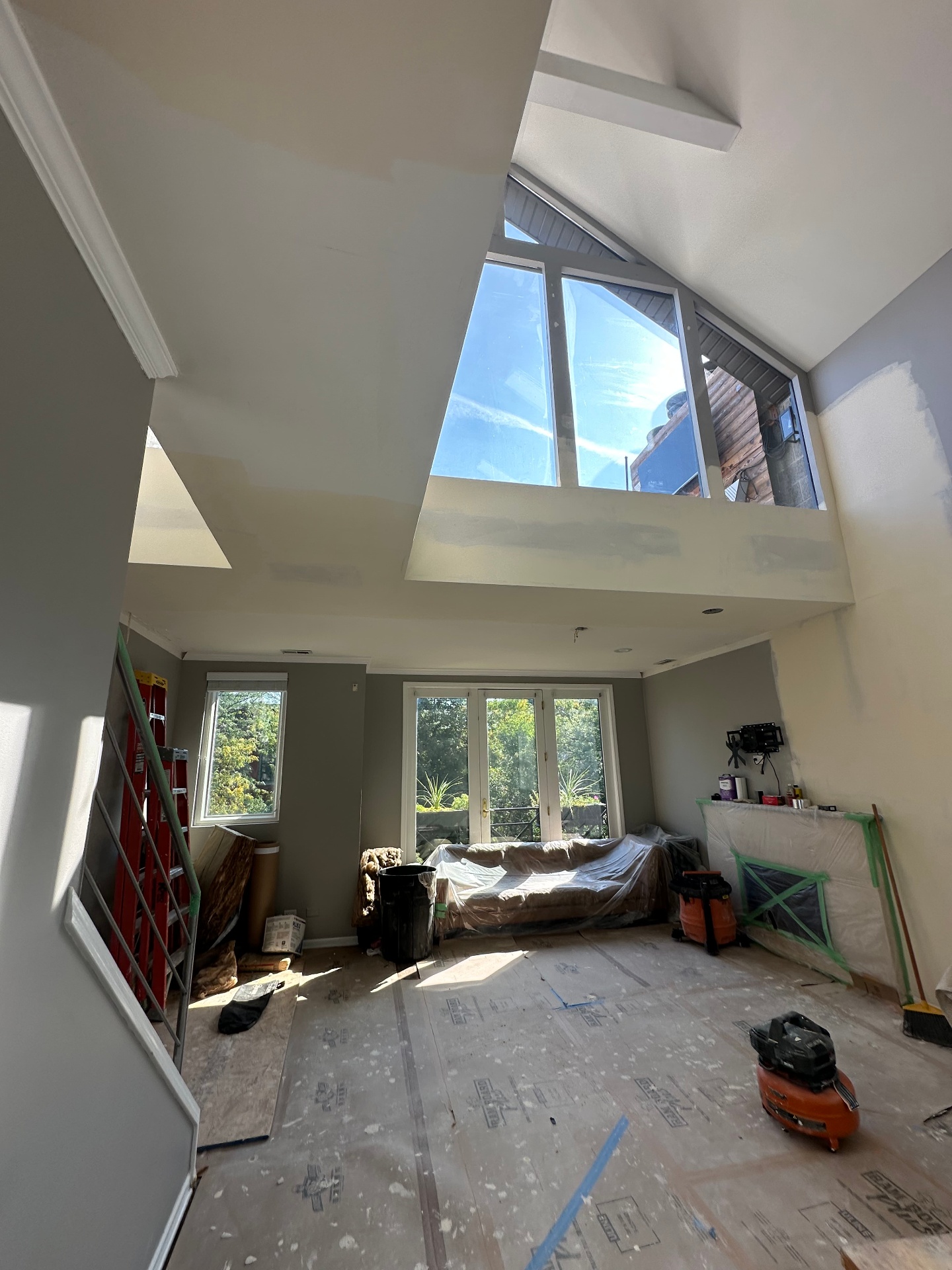 Vaulted great room ceiling rebuild - Finish - taped and mudded (Highland Park, IL drywall project)